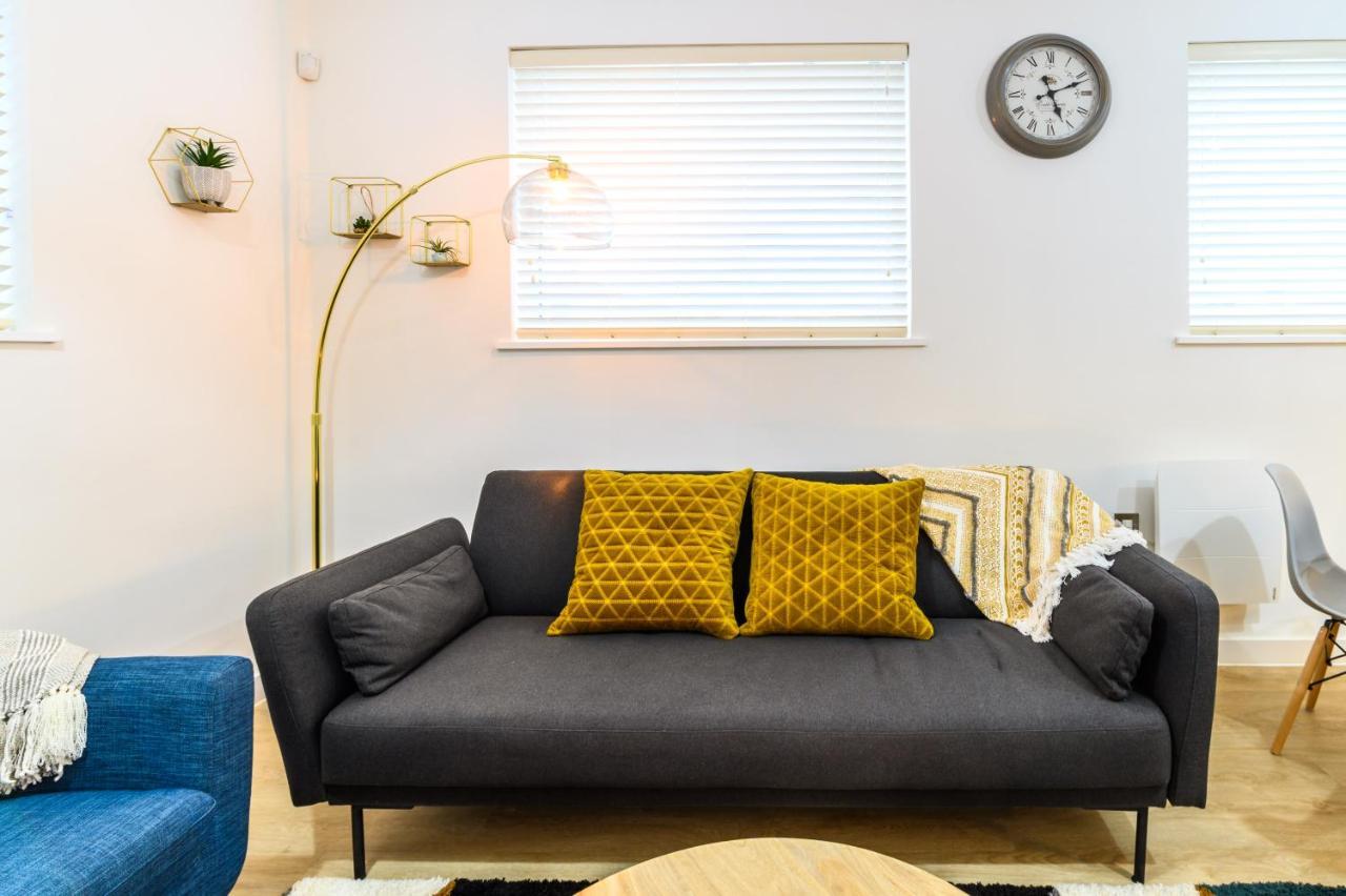 Comfy & Homely 2Bed Apartment - 5 Star Location Манчестър Екстериор снимка